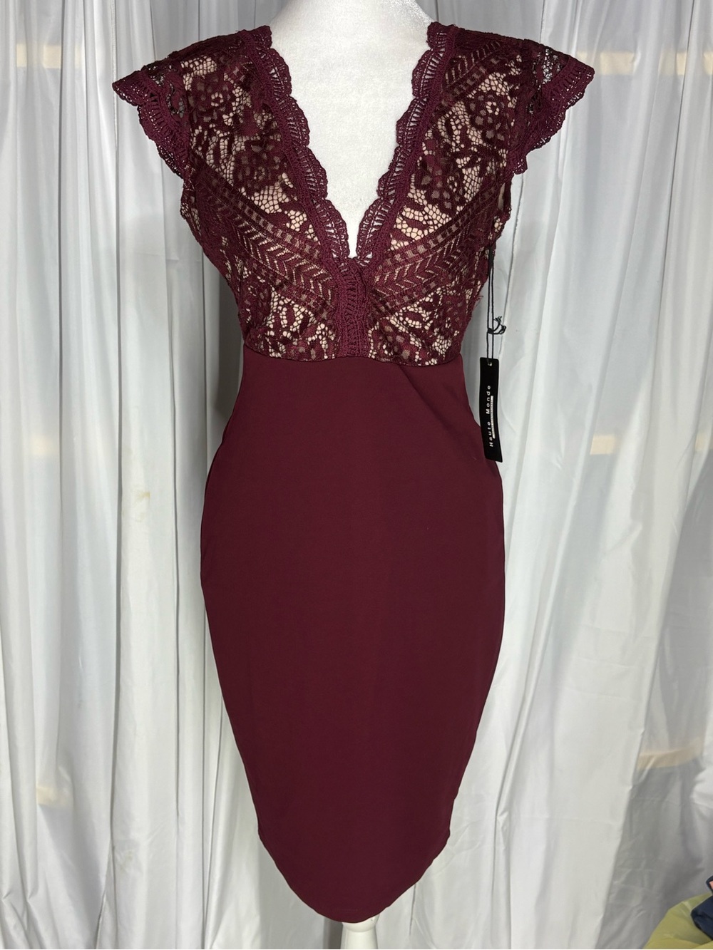 🆕 Haute Monde Burgundy Lace V-Neck Midi Dress Size M